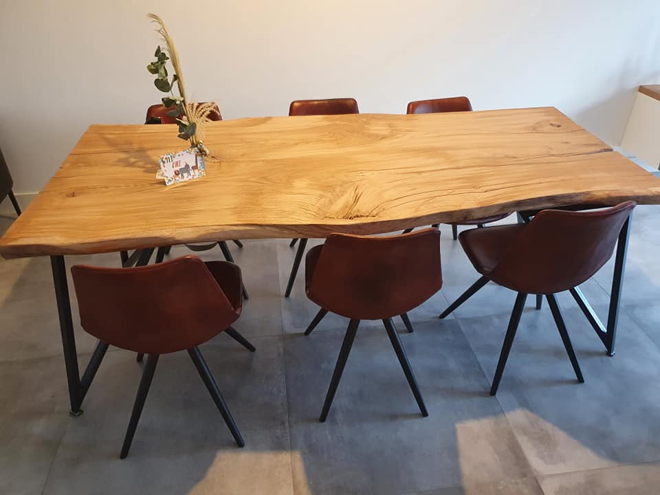 Eettafel maatwerk douglas hout met stoelen