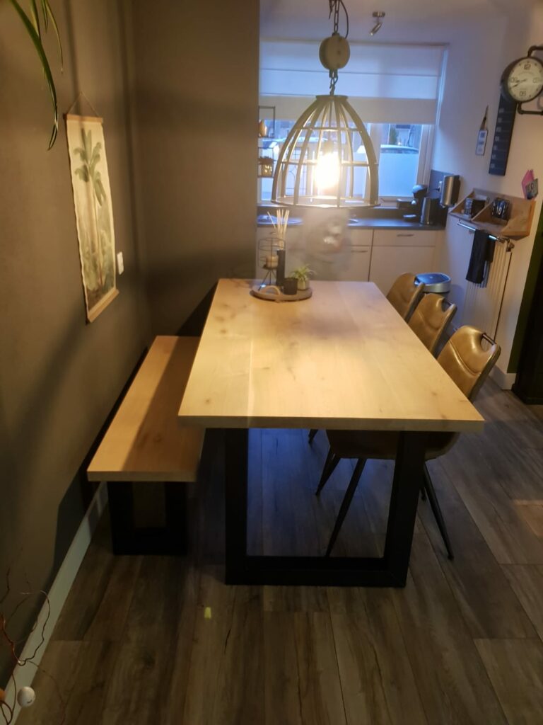 Eettafel maatwerk douglas hout