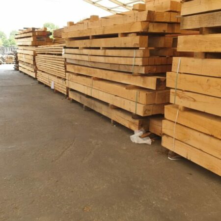 Voorraad douglas hout