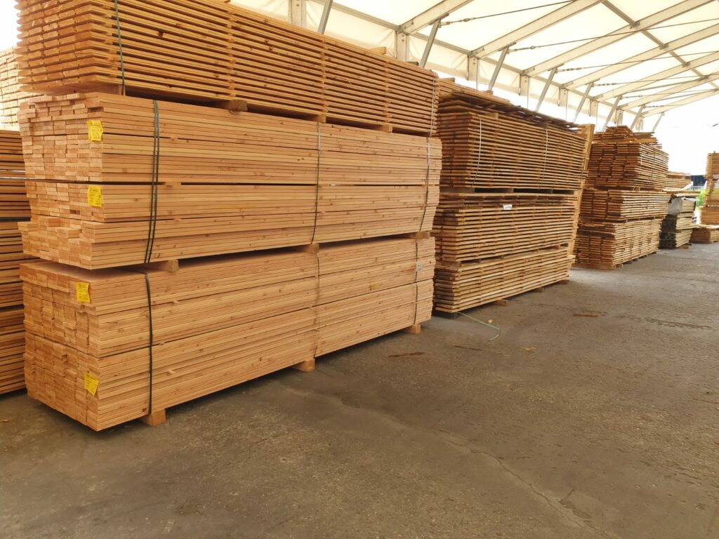 Voorraad douglas hout