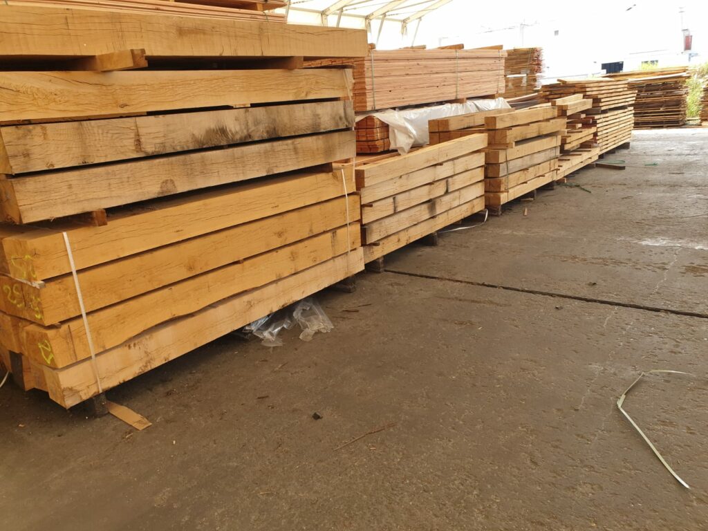 Voorraad douglas hout