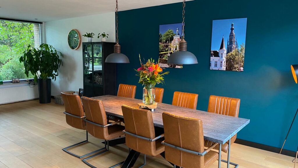Eettafel maatwerk douglas hout met stoelen